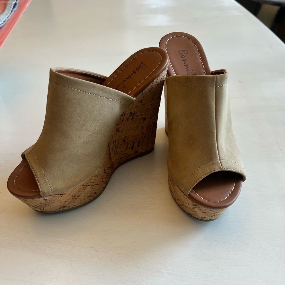 Bonnibel heels size 6.5 lightly used
